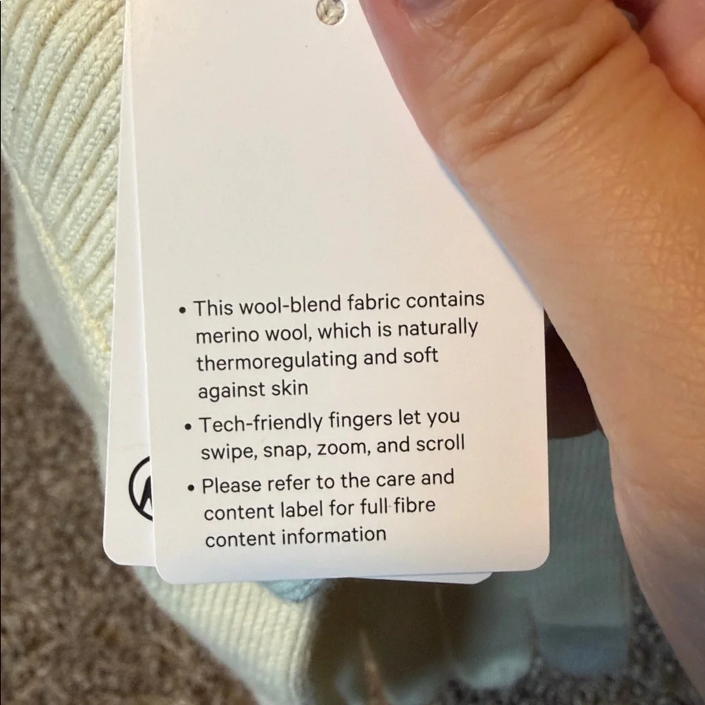 Lululemon Gloves